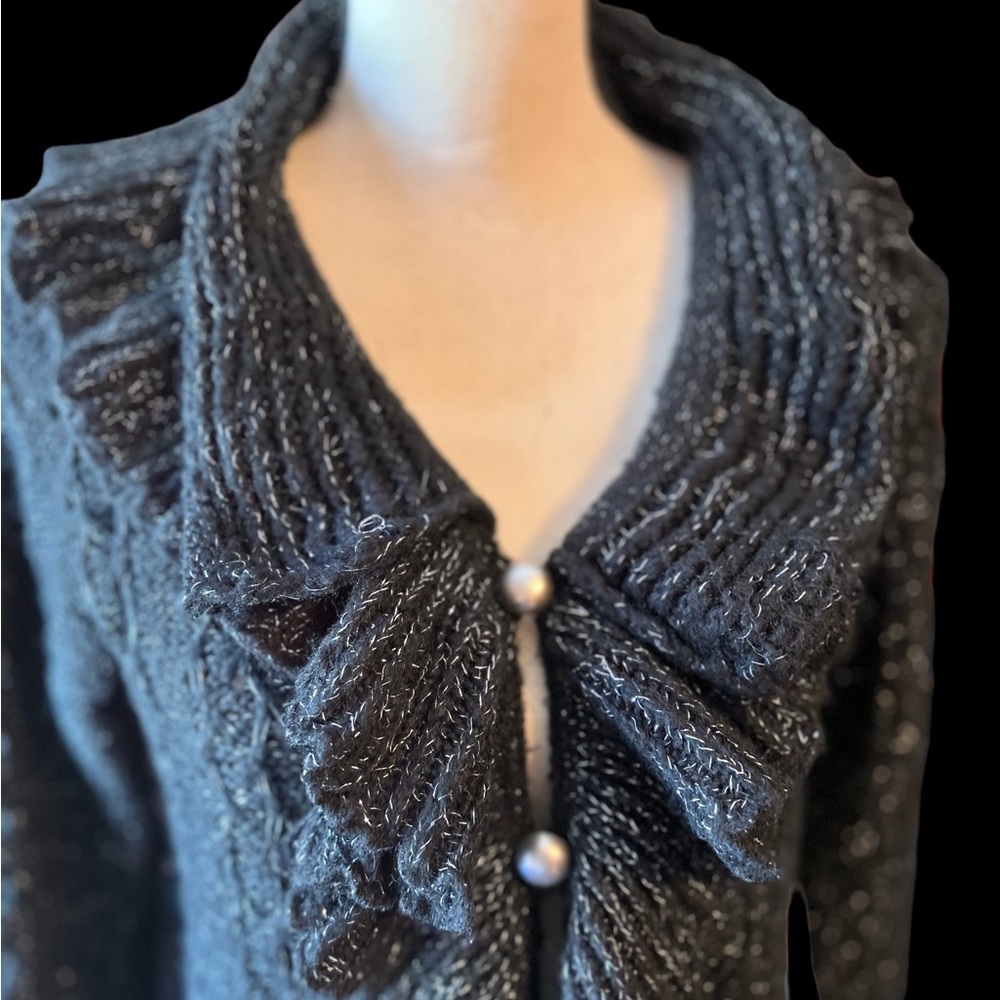 Flattering cardigan with silver thread
